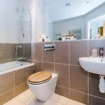 Apartment 2 Bed, 2 Bath In Roundhay Leeds (West Yorkshire)