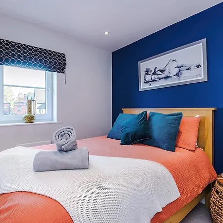 2 Bed, 2 Bath In Roundhay Leeds (West Yorkshire)