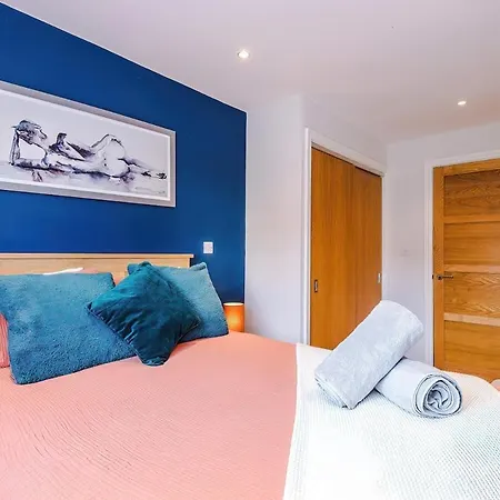 2 Bed, 2 Bath In Roundhay * Leeds (West Yorkshire)