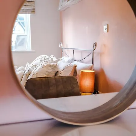 2 Bed, 2 Bath In Roundhay Апартаменти *