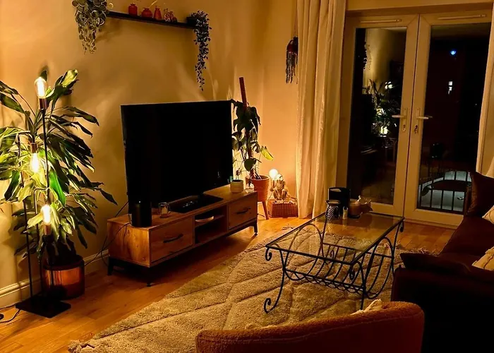 2 Bed, 2 Bath In Roundhay * Leeds (West Yorkshire)