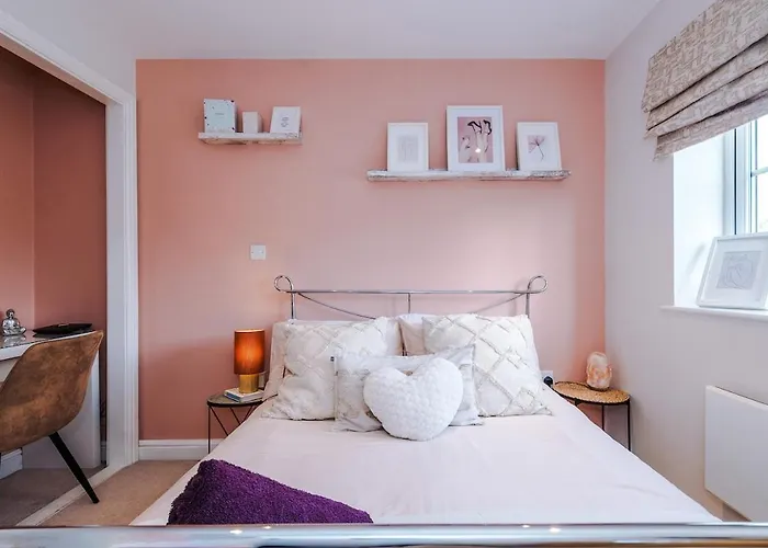 Apartment 2 Bed, 2 Bath In Roundhay *