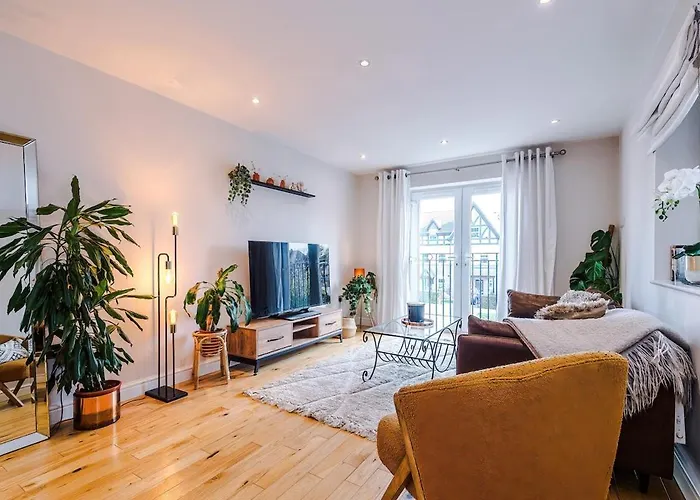 2 Bed, 2 Bath In Roundhay Apartment