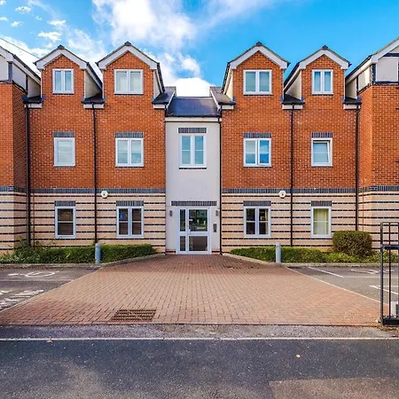 2 Bed, 2 Bath In Roundhay Лідс
