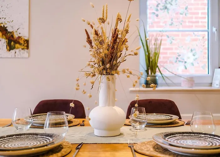 Апартаменти 2 Bed, 2 Bath In Roundhay *