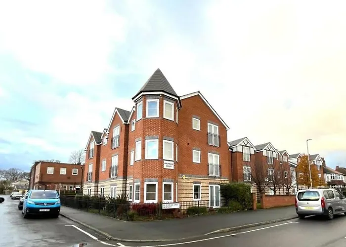 2 Bed, 2 Bath In Roundhay Апартаменти